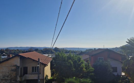 Cascina con giardino privato