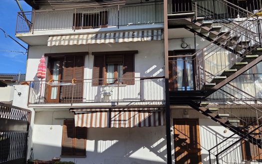 Grande trilocale in palazzina di sole due unità.