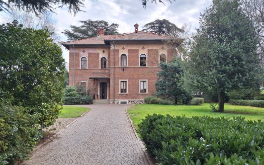 Importante villa d’epoca con parco